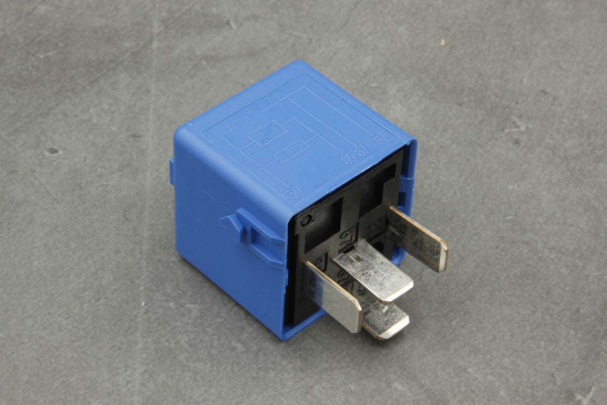 BMW Relay Sky Blue – 61366915327 - E36 E46 E60 E82 E87 E90 Z3 Z4 ...