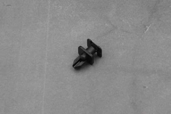 Windscreen Cowl / Scuttle Panel Clips  – 51711928946