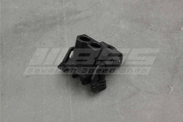 Plug Terminal Right Angle Black – 61131378416