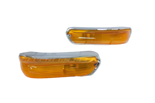 BMW 1502–2002 US-Spec Amber Front Turn Signal Set - 63131353862 / 63131353861