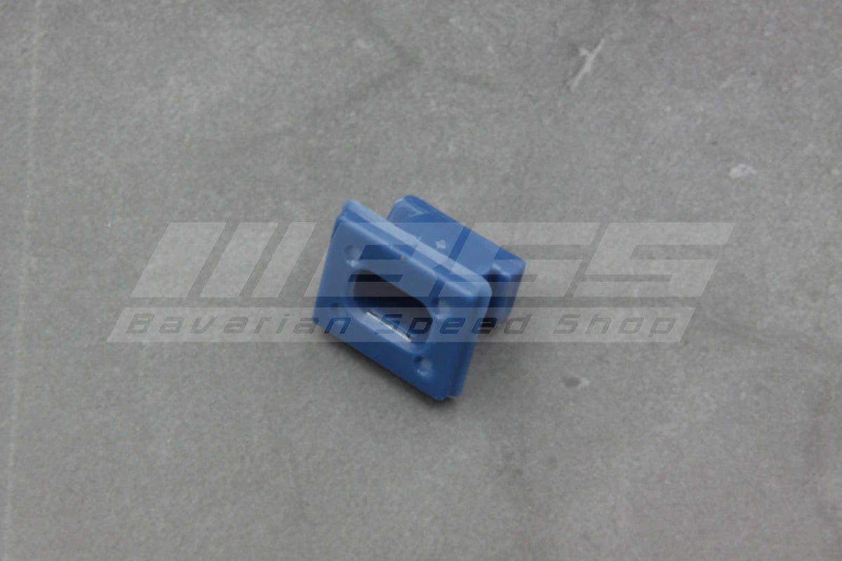 Plug-In Retainer for Trim – 51457152442