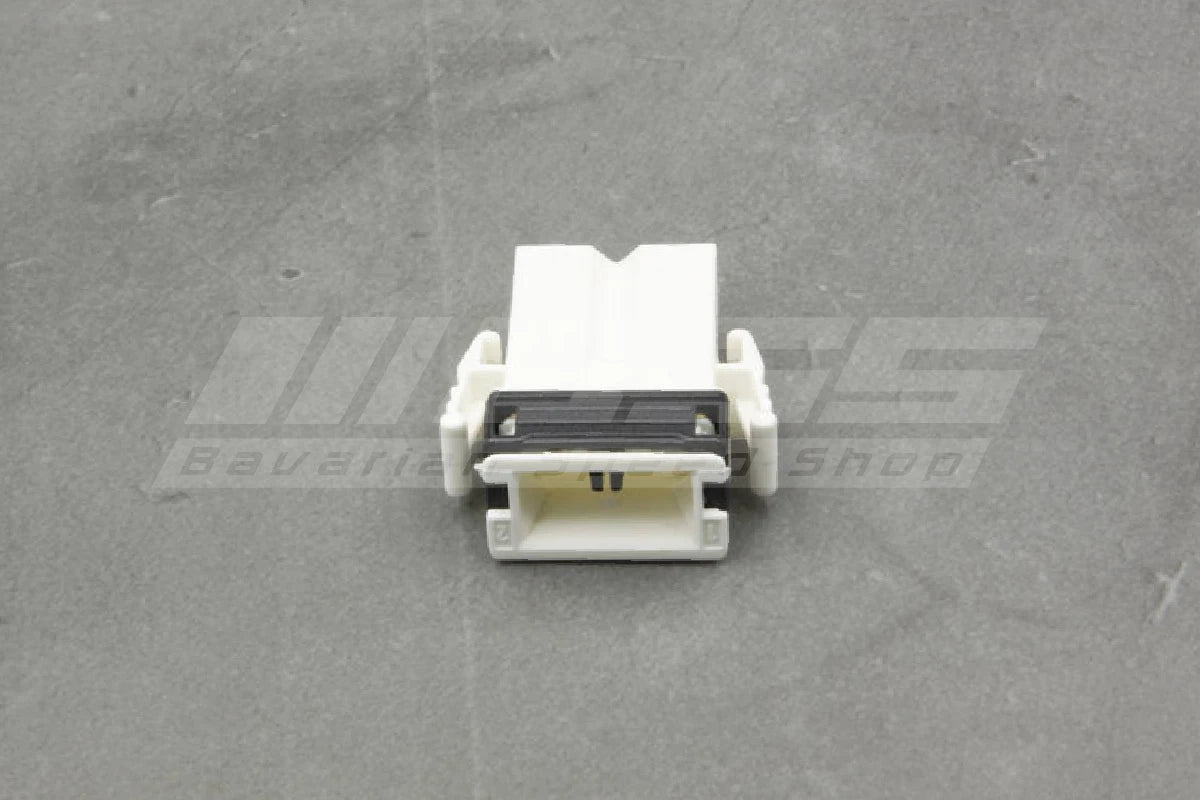 Plug Terminal Straight White – 61131378401
