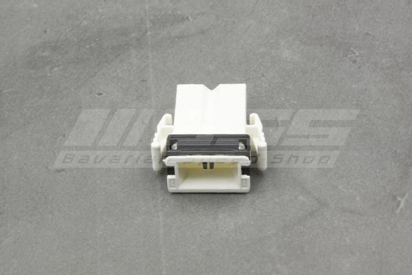 Plug Terminal Straight White – 61131378401